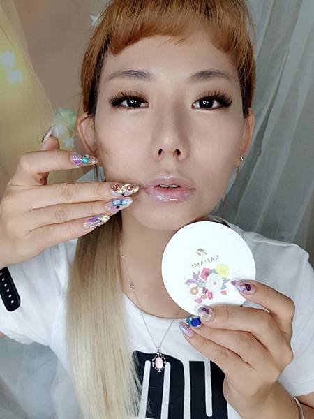 嘴唇的乳霜.jpg