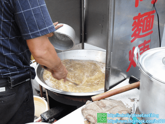 生炒鴨肉焿-焿的製作過程4.png