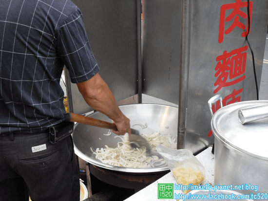 生炒鴨肉焿-焿的製作過程1.png