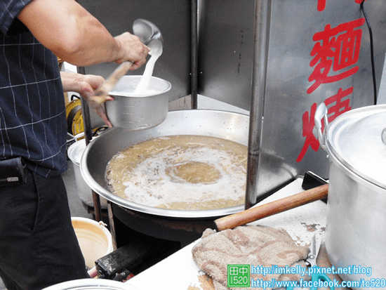 生炒鴨肉焿-焿的製作過程2.png
