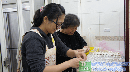 老闆娘與女兒