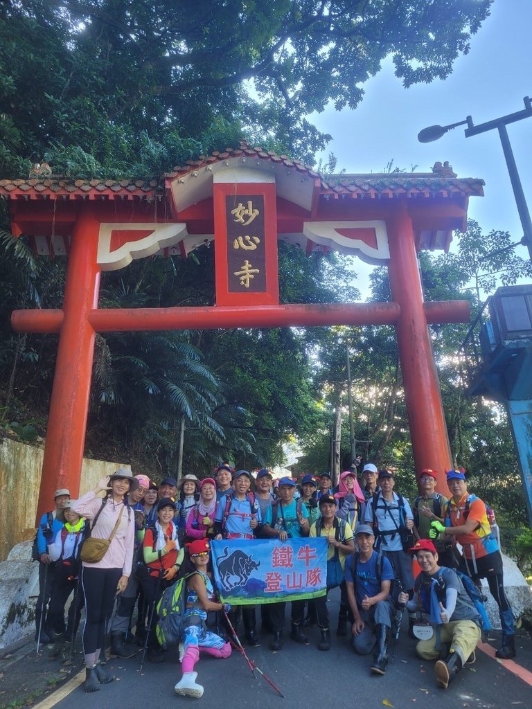 新北烏來｜搭公車去爬山｜烏桶縱走｜烏來山前峰-烏來山-大桶山