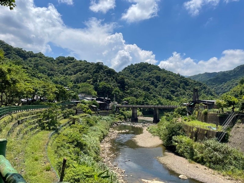 新北瑞芳｜搭火車去爬山｜夢幻三貂嶺（三貂嶺夢幻寺-夢幻瀑布-