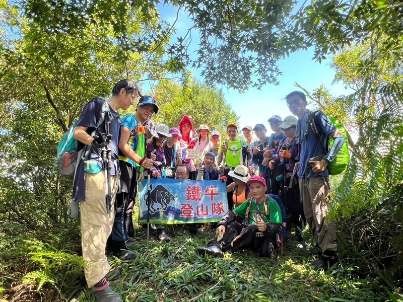 新北新店｜搭公車去爬山｜野牛10號鹿鵠崙（廣興河濱公園-小坑