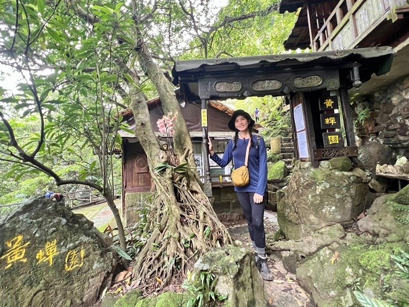 台北信義｜搭捷運去爬山｜好玩的南港山攀岩(後山埤站-奉天宮-