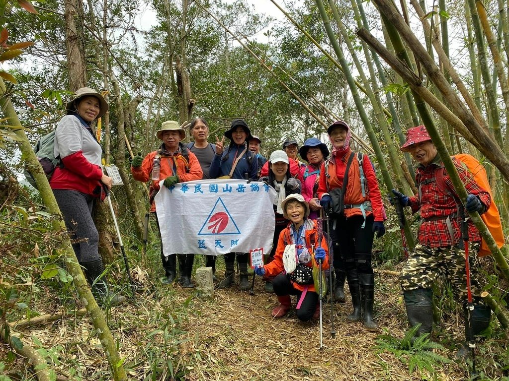 新北坪林｜搭公車去爬山｜輕鬆健行路線｜坪林老街-水柳腳步道-