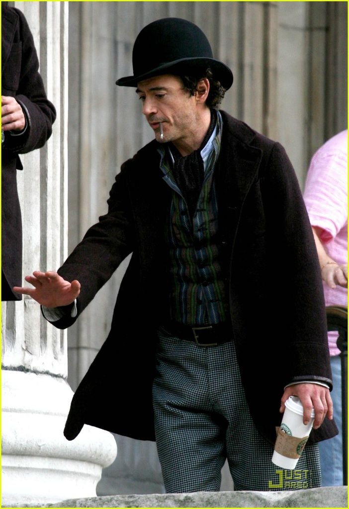 robert-downey-jr-sherlock-holmes-03