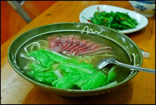  鴻品牛肉湯