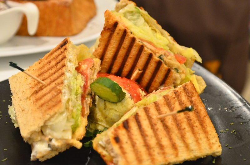  DAZZLING CAFE 