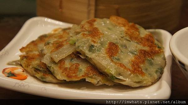 潮樓菜頭絲煎魚餅