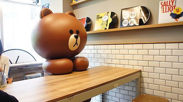 line friend store cafeDSC07878.JPG
