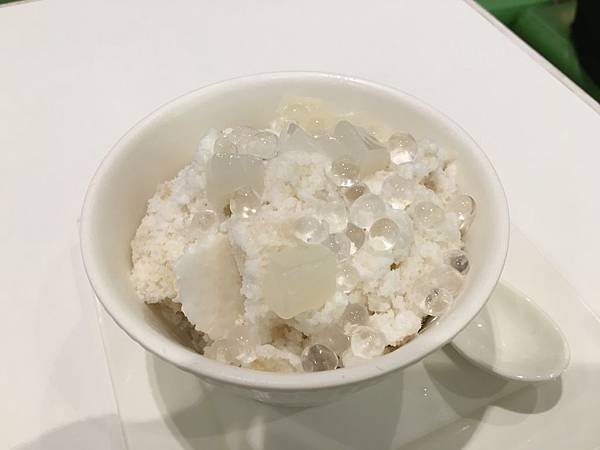 聰嫂甜品龍眼椰果冰.JPG