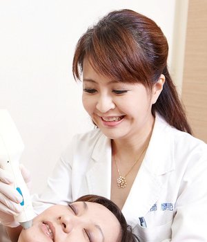 廖苑利醫師打光治療(確定版!).jpg