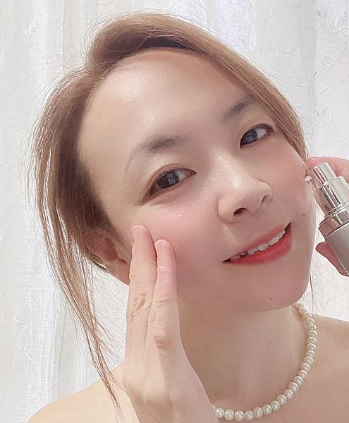【臉部保養】讓我可以無視歲月在我臉上留下痕跡 - RÉVOL