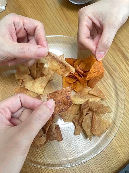 【美食】讓人停不下嘴的-『上味食堂卡蹦脆餅』零食控的你不能錯