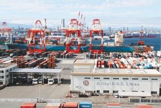 日本大幅上修第三季經濟成長年率至4.5%，為連續第四季成長。但因出口趨緩，分析師仍看淡前景。（彭博資訊）.jpg