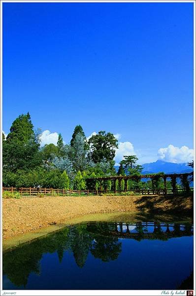 S1000867晴空下的鴛鴦湖【福壽山農場】.jpg