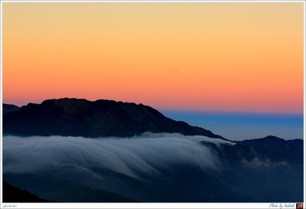 S1040211漫過山巔的雲瀑【合歡山】
