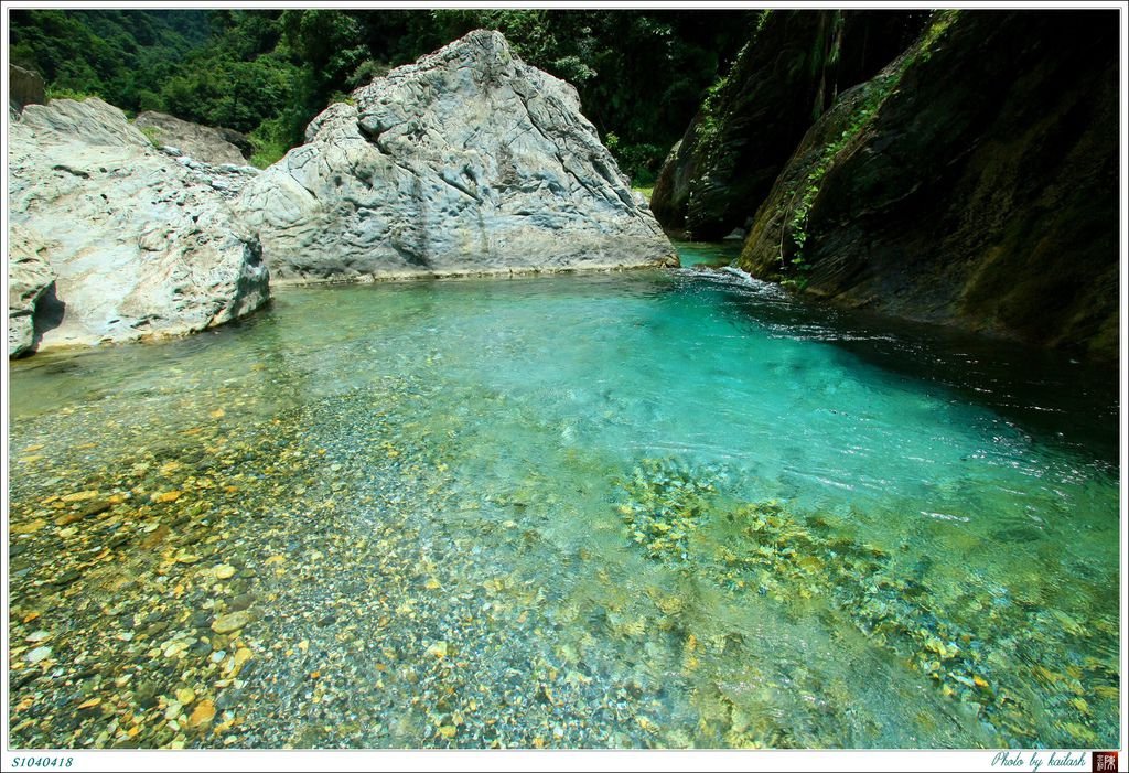 S1040418冰清透藍的湍流【清昌溪】