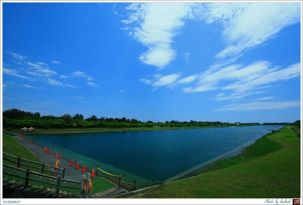 S1050427晴空下的活水湖【台東森林公園】