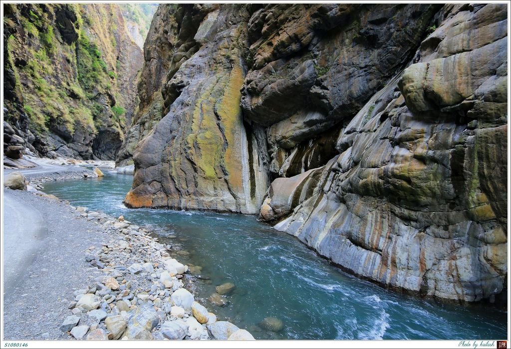 S1080146岩層瑰麗的峽谷【北港溪溫泉】.jpg