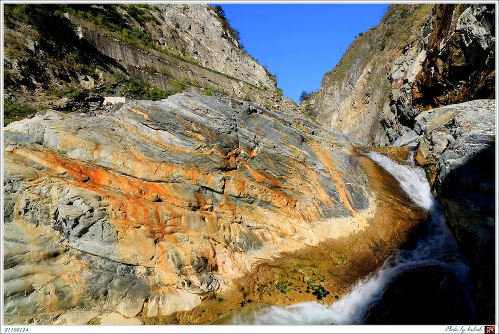 S1100124清澈明豔的溪流【碧山溫泉】.jpg