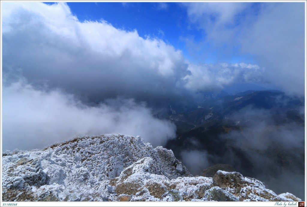 S1100268濃霧乍開的雪景【能高南峰】.jpg