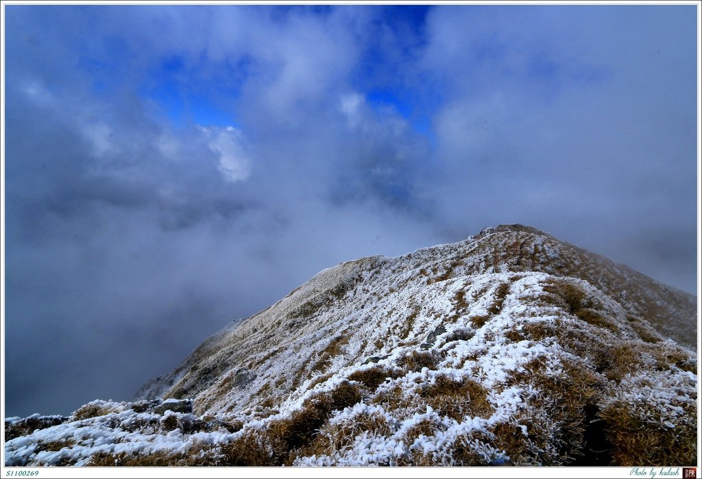 S1100269濃霧乍開的雪景【能高南峰】.jpg