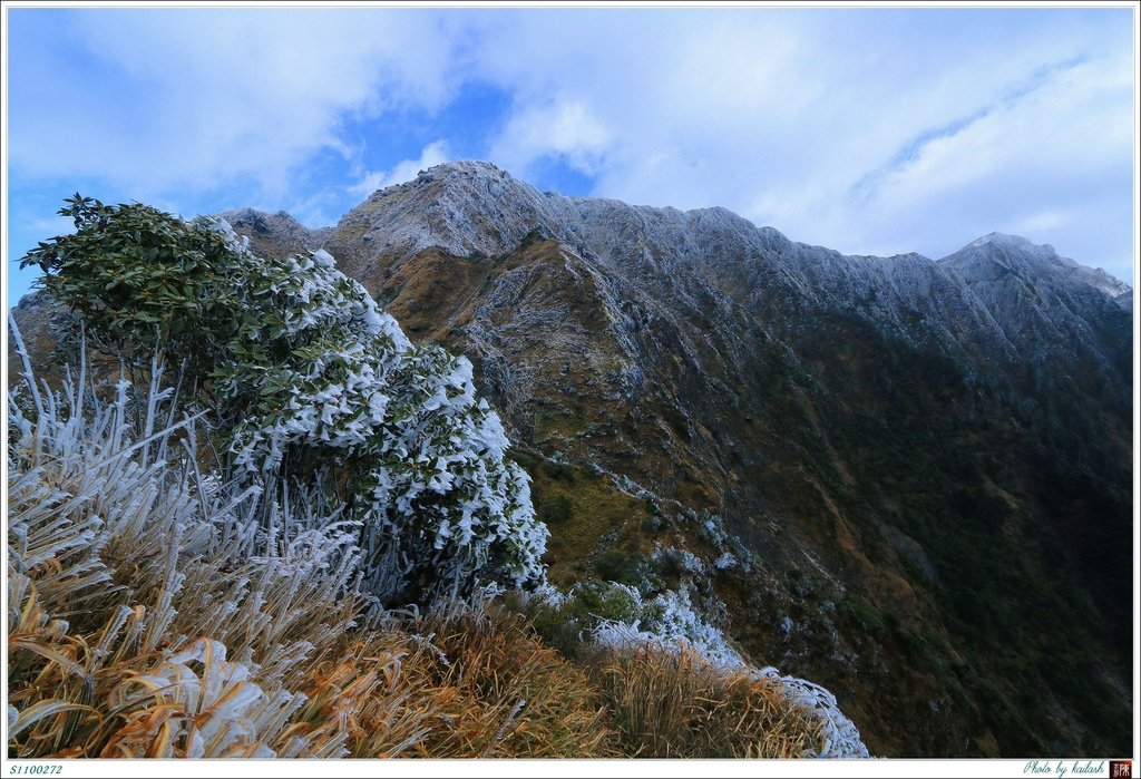 S1100272驚險脫困的冰崖【能高南峰】.jpg