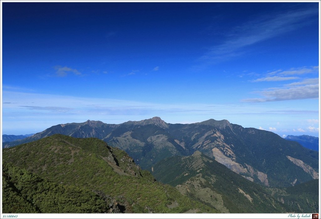 S1100843西方的玉山群峰【秀姑巒山】.jpg