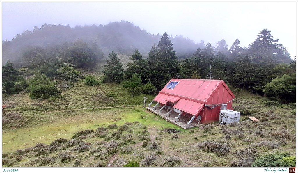 S1110886遺世獨立的山屋【馬利加南山】.jpg