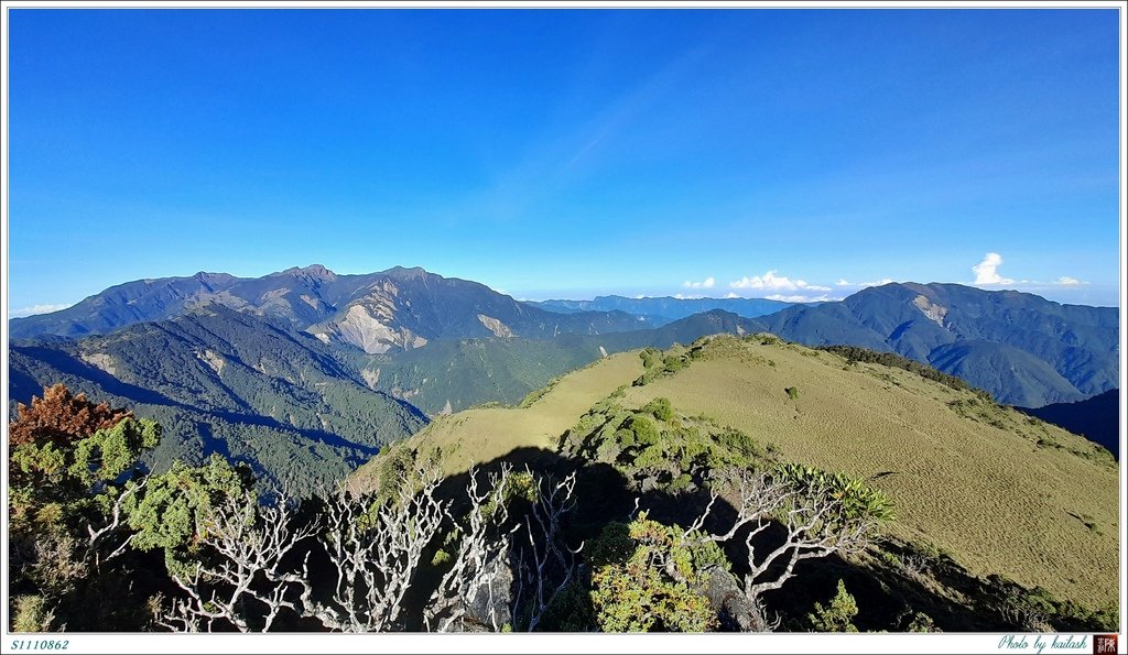 S1110862巍峨的玉山群峰【盆駒山】.jpg