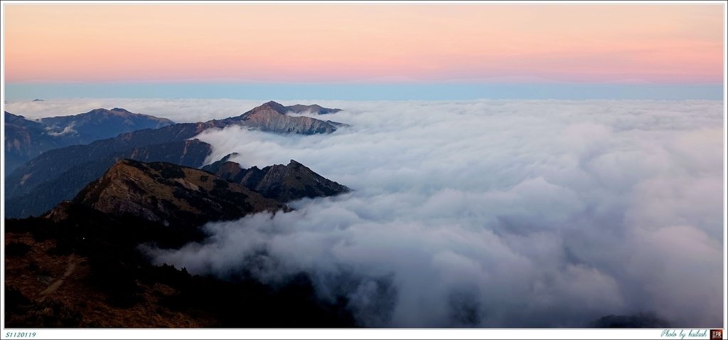 S1120119雲海拍盪的群嶽【關山】.jpg