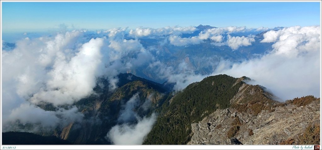 S1120113鳥瞰南一段稜脈【關山】.jpg