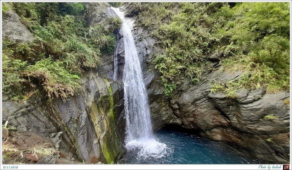 S1111010氣勢凌厲的飛瀑【山卡瀑布】.jpg