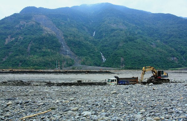 W980808羅漢山外環道【六龜】.JPG