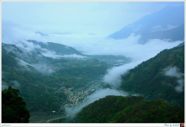 S990227煙雲縹緲的山谷【東埔】.jpg