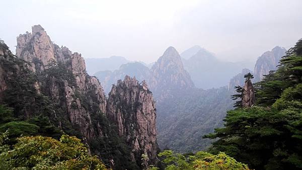 8北海賓館前的黃山美景