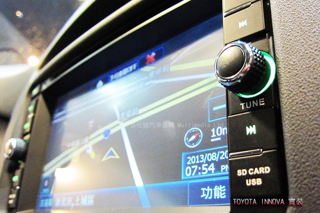 TOYOTA_INNOVA_04.jpg