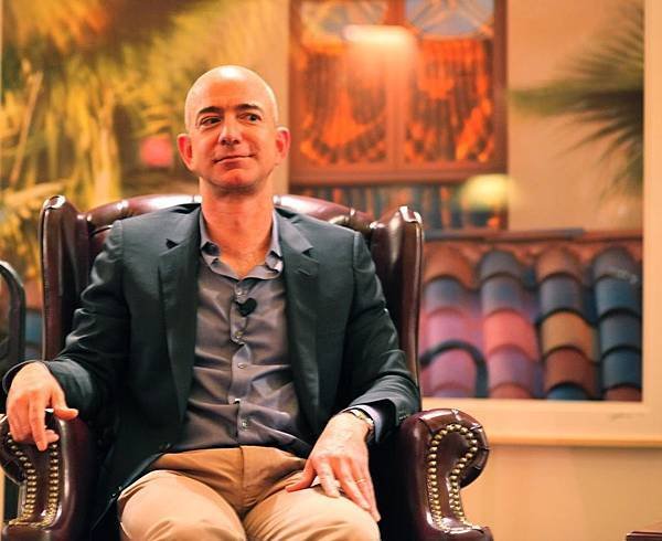 Jeff_bezos_flickr_jurvetson_5129303018.jpg