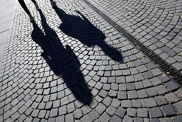 man_walk_shutterstock_155064017.jpg