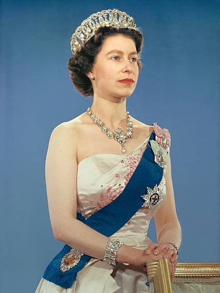 Queen_Elizabeth_II-001.jpg