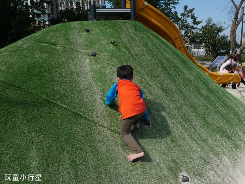 台南總圖閱之森公園5.JPG