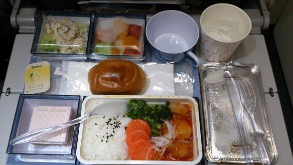 [2014-04-04] 飛行機での夕食－蝦仁飯