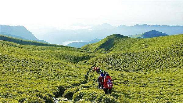 南投奇萊南華登山2天2夜｜夢幻高山大草原