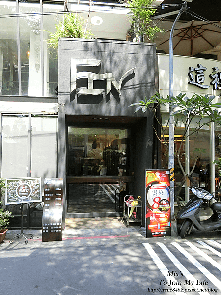 店門口.png