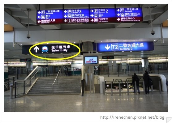HK021-搭乘市區列車.jpg