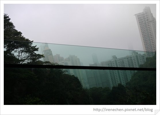 HK416-山頂纜車窗景.jpg