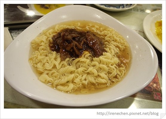 HK546-翠華沙嗲牛肉公仔麵.jpg