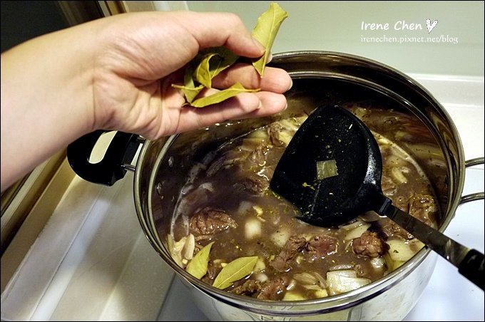 紅酒燉牛肉11.JPG